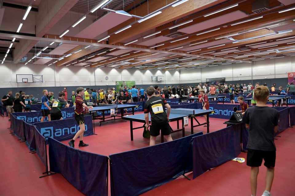 33. Andro Kids Open